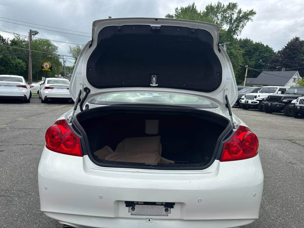 Infiniti G37 Sedan  2013