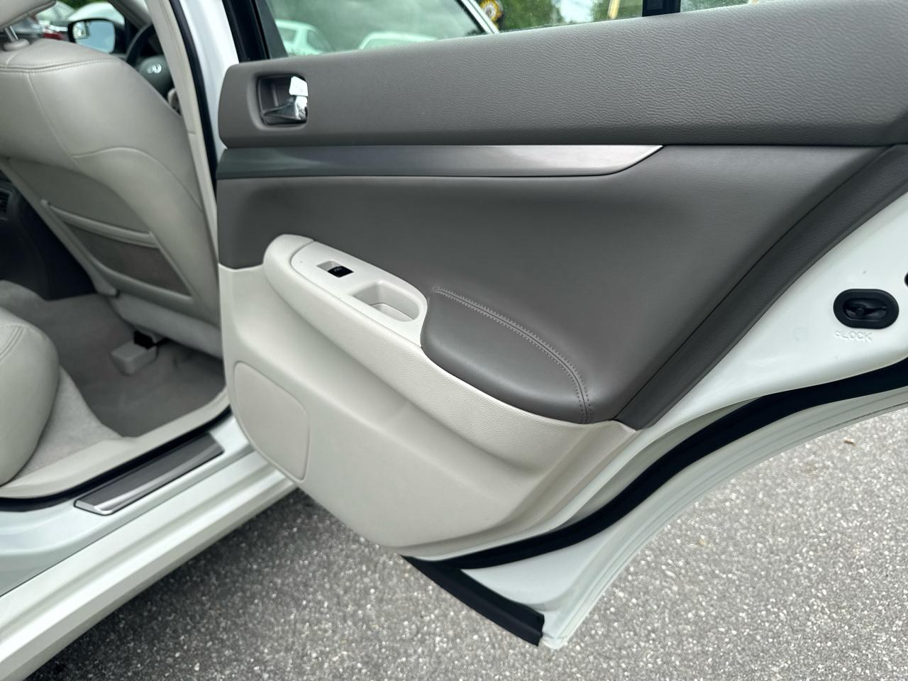 Infiniti G37 Sedan  2013