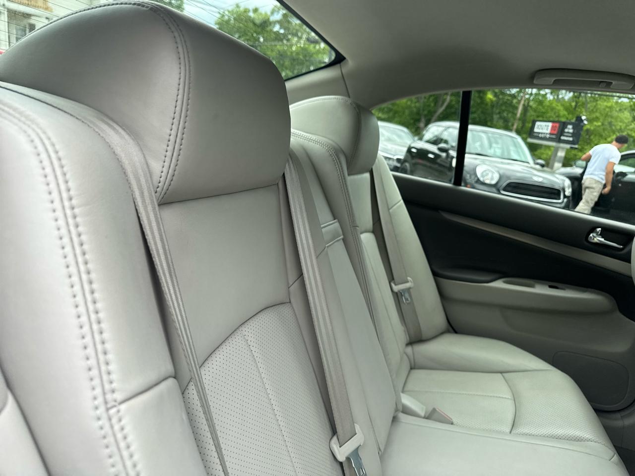 Infiniti G37 Sedan  2013