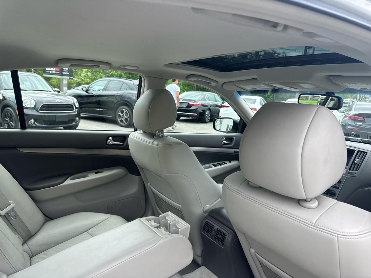 Infiniti G37 Sedan  2013