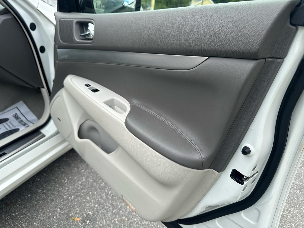 Infiniti G37 Sedan  2013