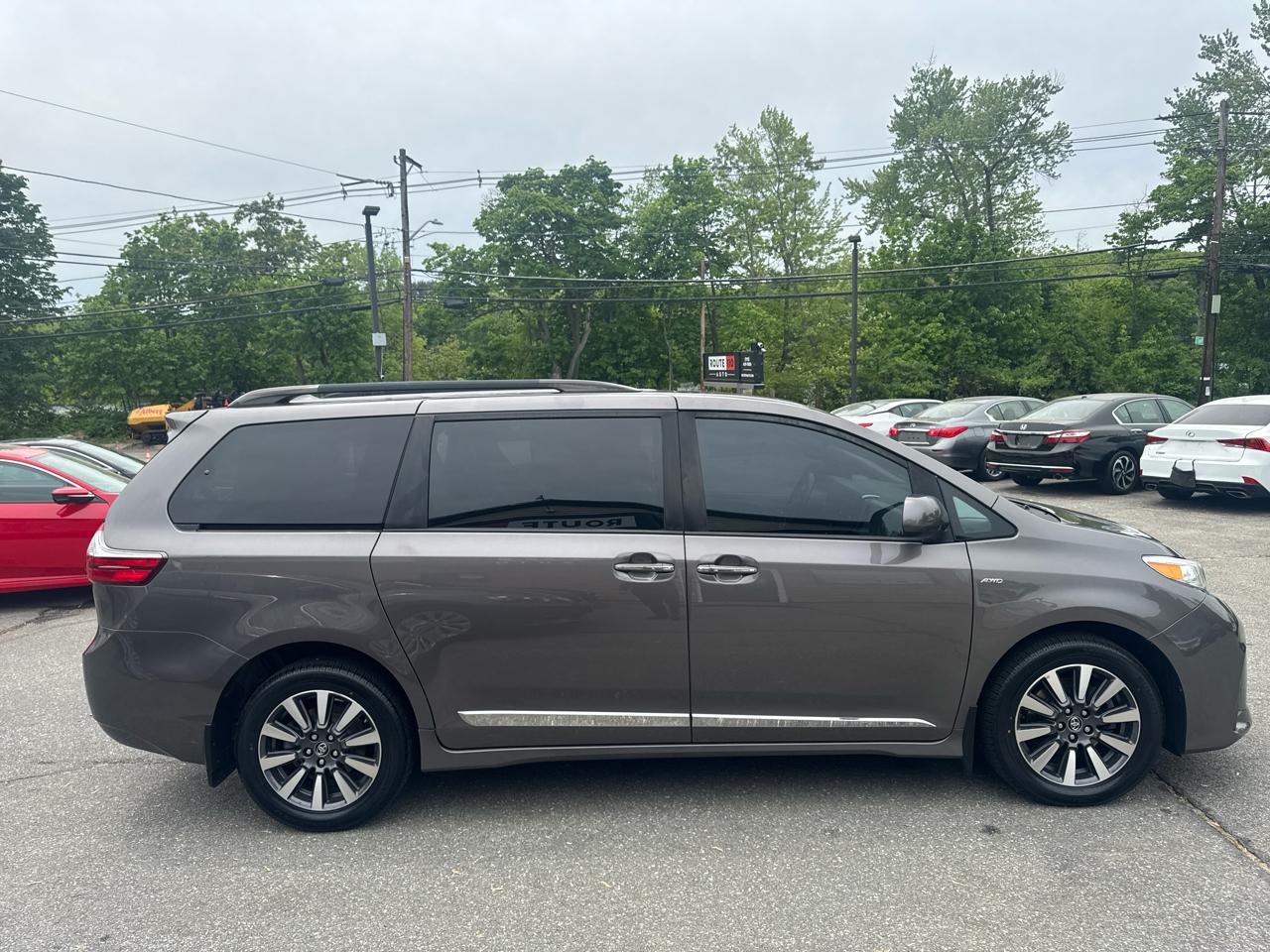 Toyota Sienna  2018
