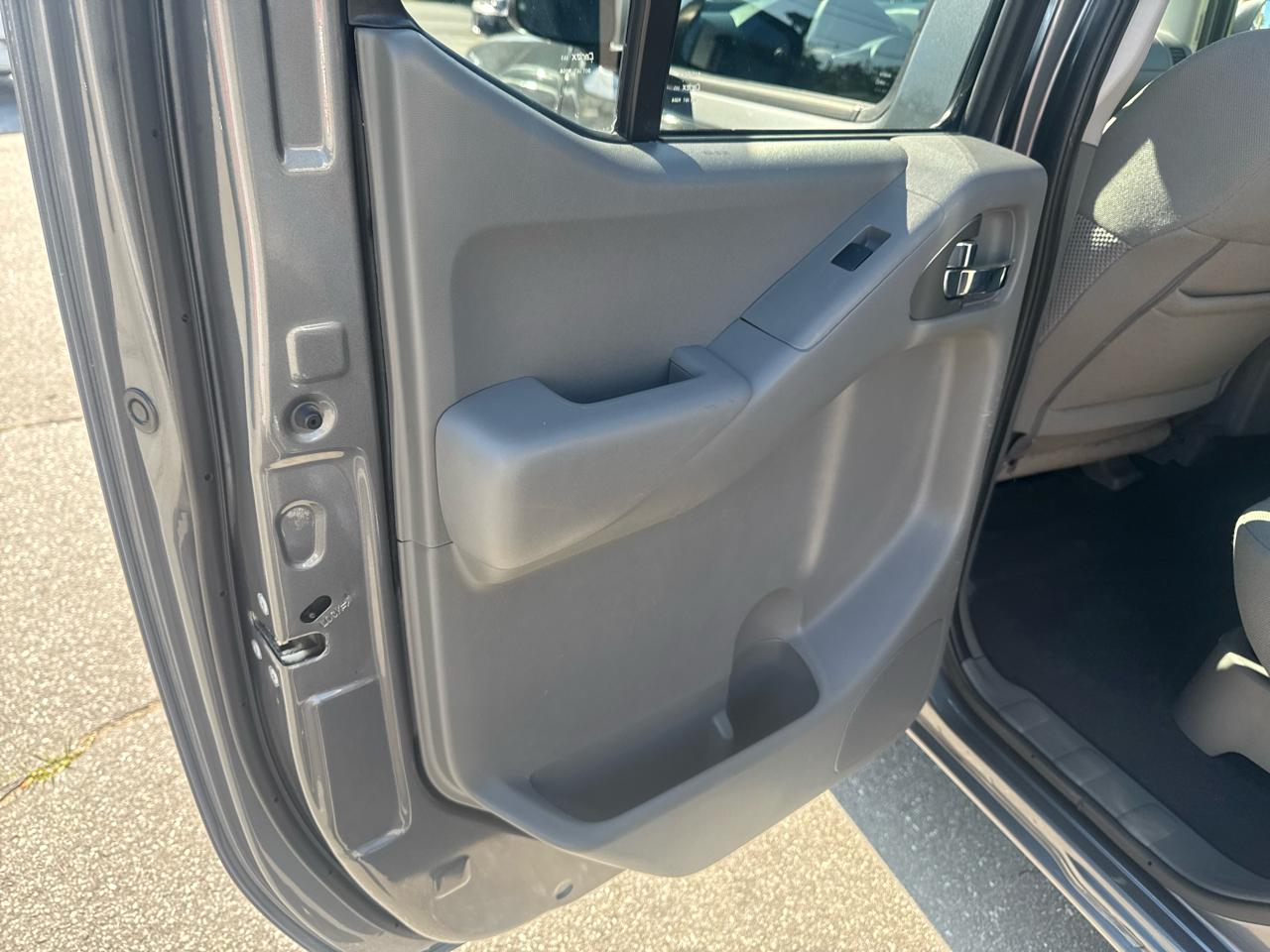 Nissan Frontier  2019