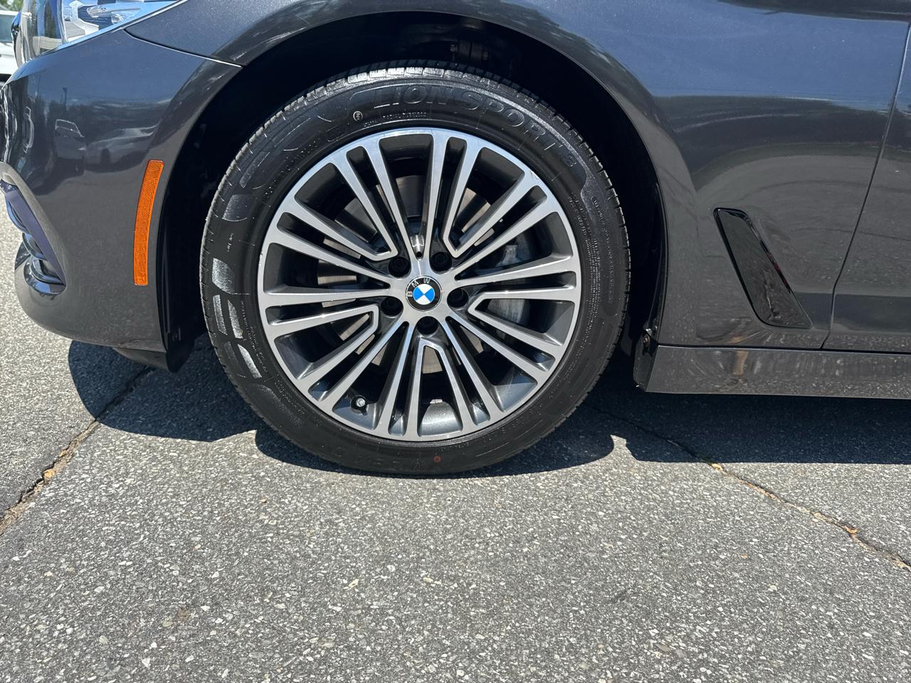 BMW 5 Series  2019