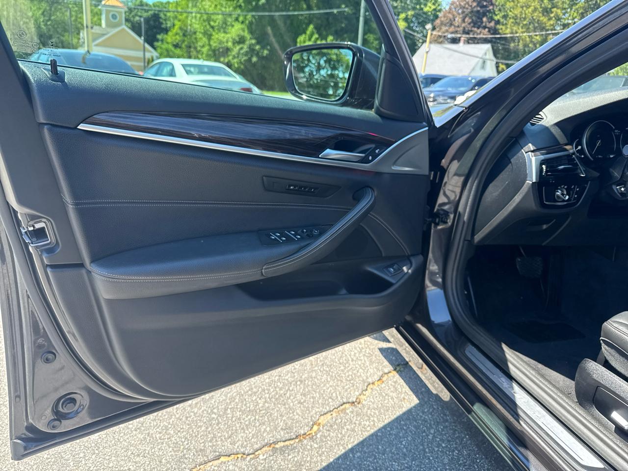 BMW 5 Series  2019
