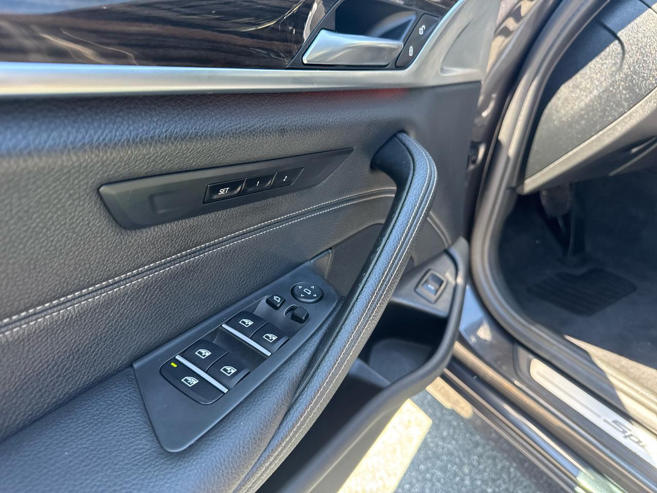 BMW 5 Series  2019