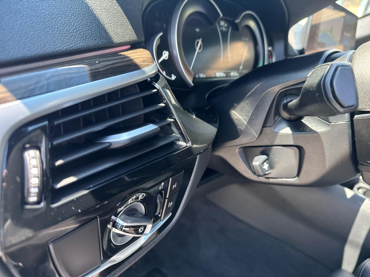 BMW 5 Series  2019