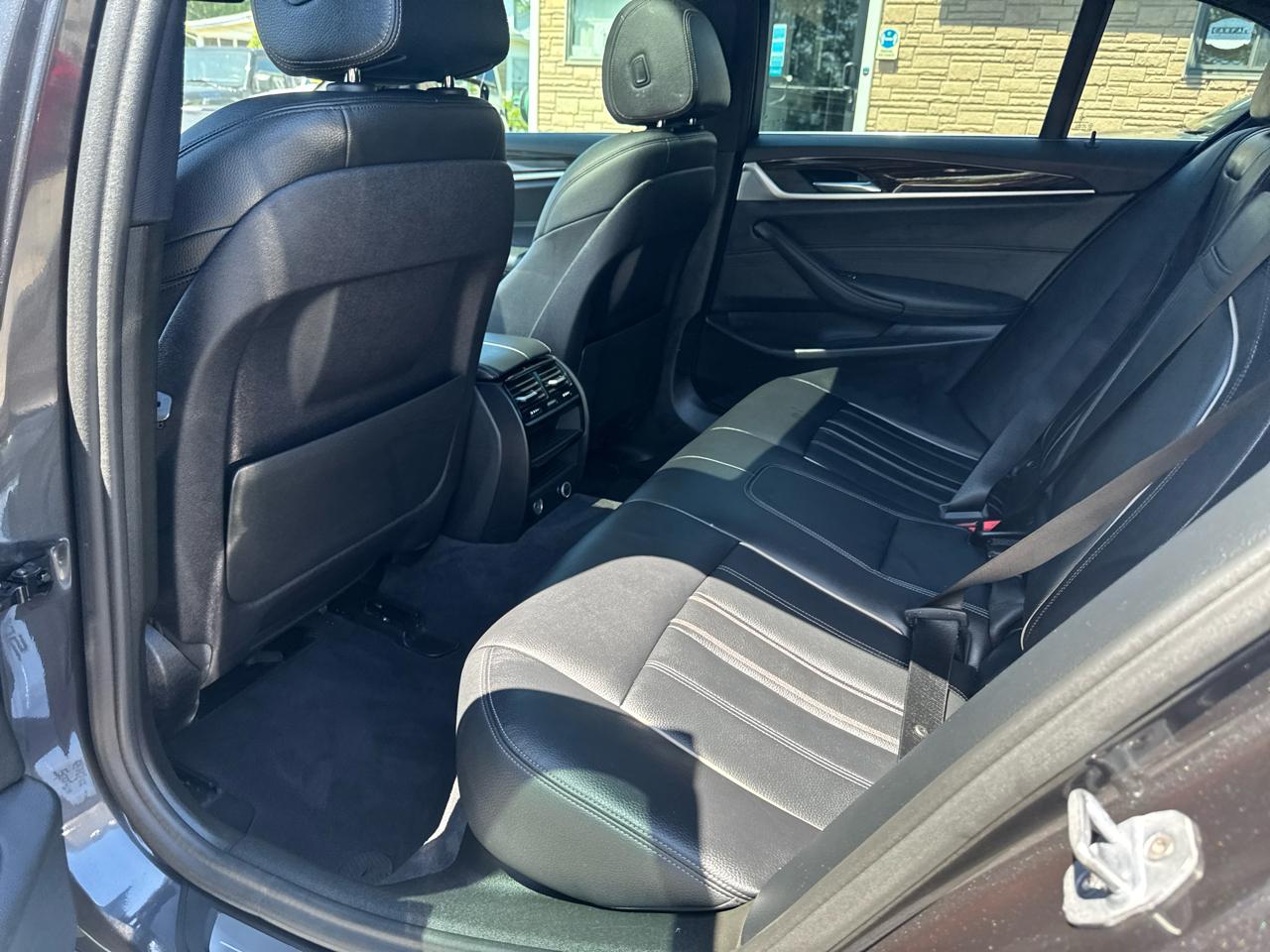 BMW 5 Series  2019