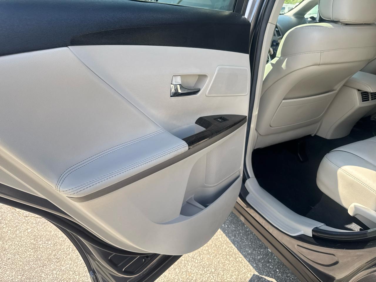 Toyota Venza  2014
