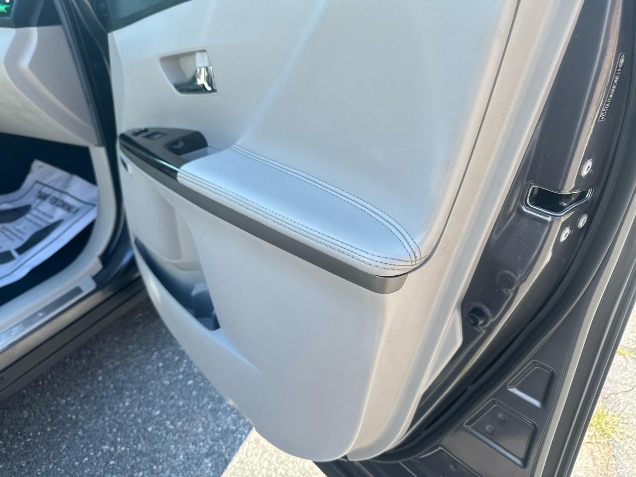 Toyota Venza  2014