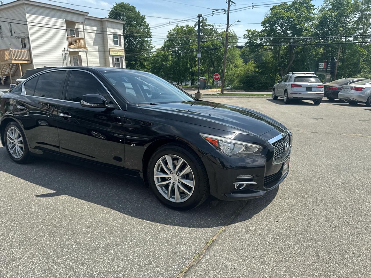 Infiniti Q50  2014