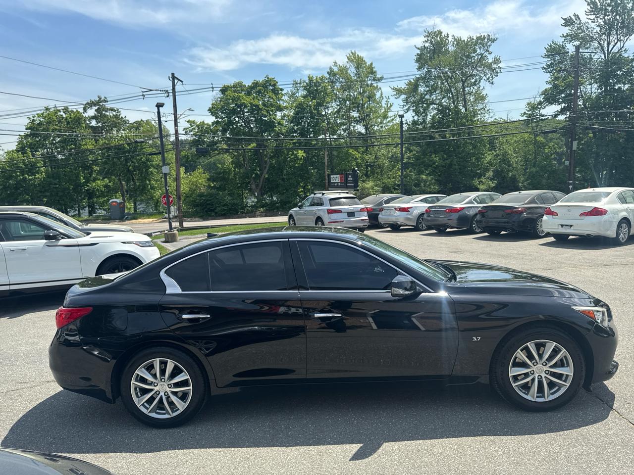 Infiniti Q50  2014
