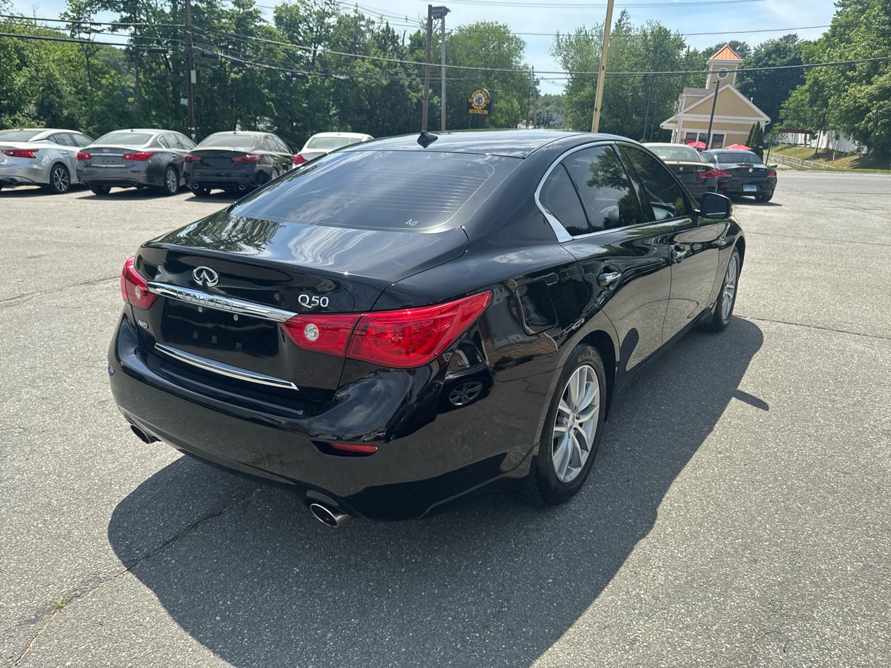 Infiniti Q50  2014