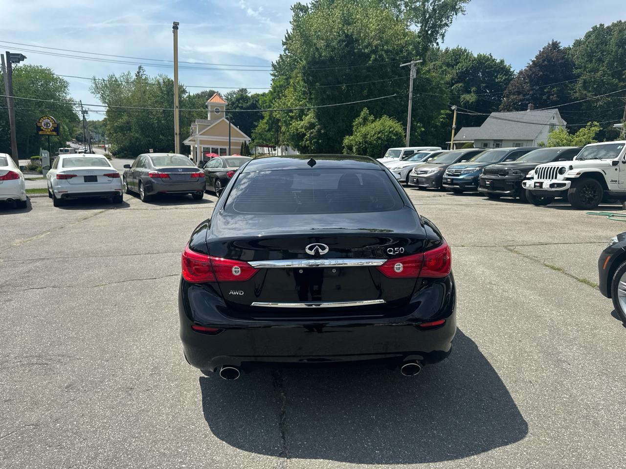 Infiniti Q50  2014
