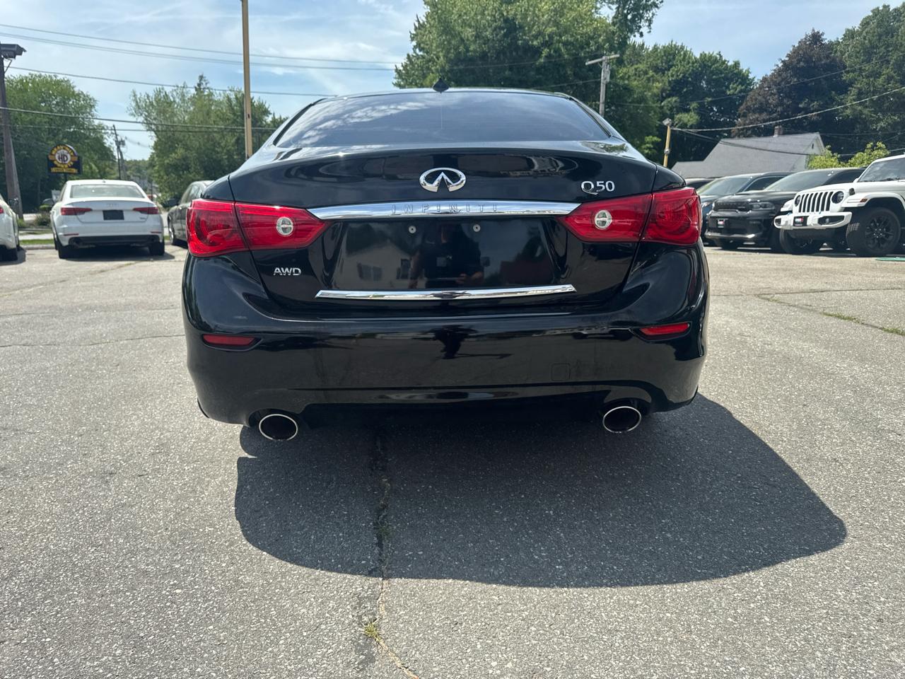 Infiniti Q50  2014