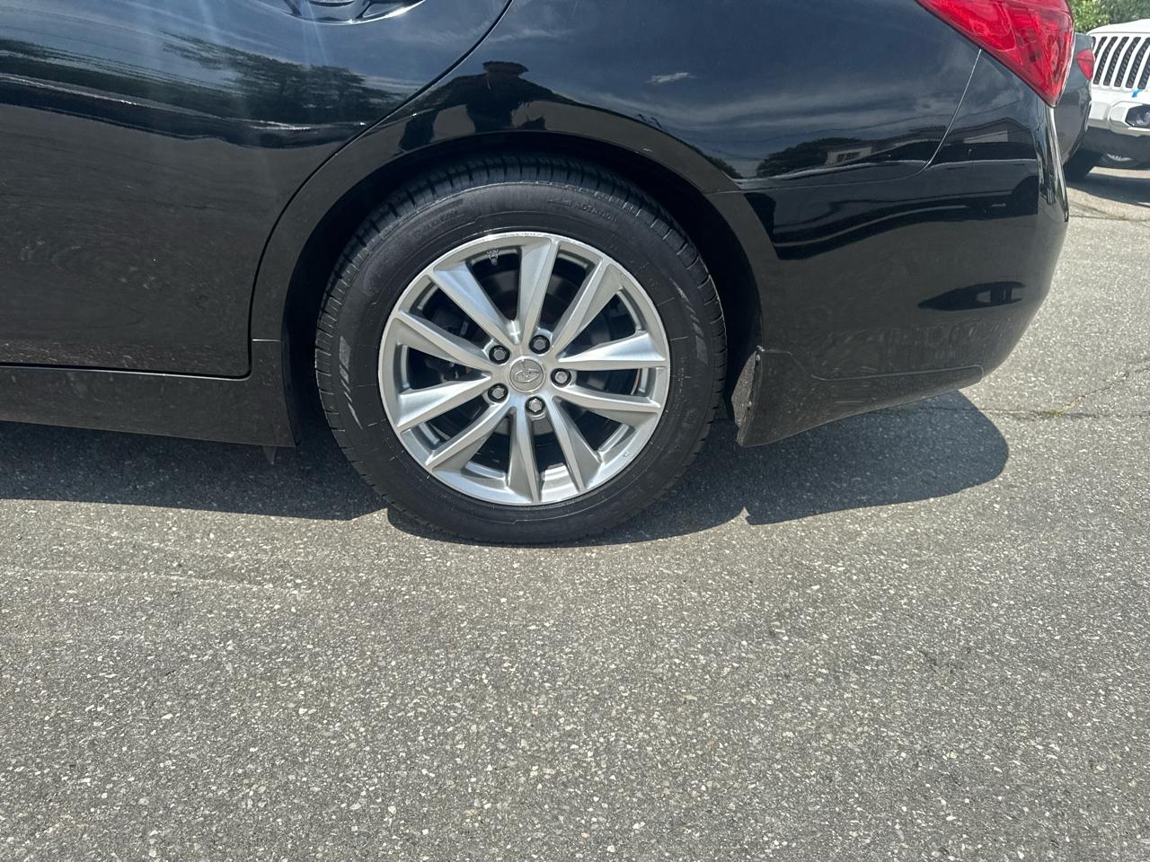 Infiniti Q50  2014