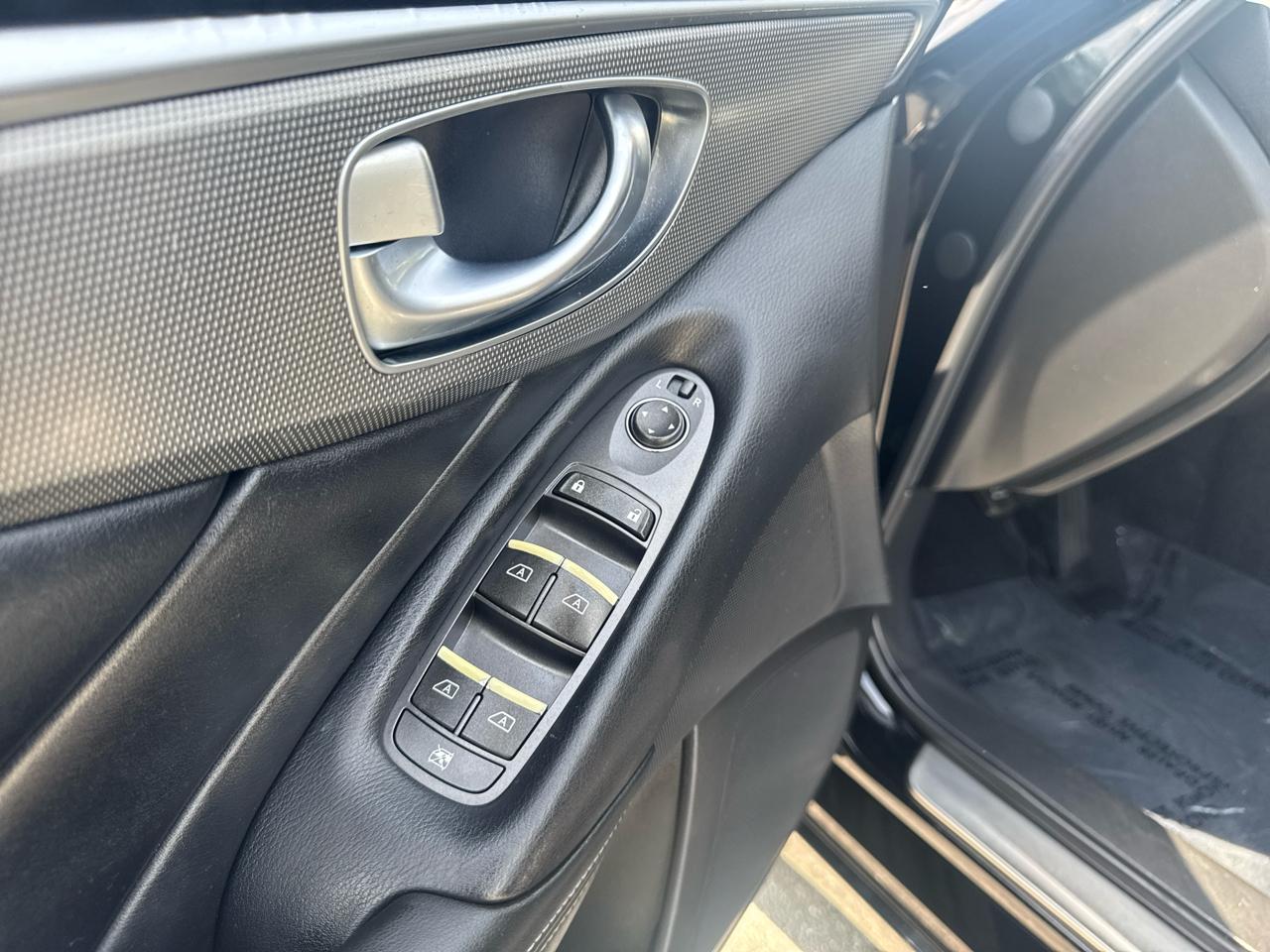Infiniti Q50  2014