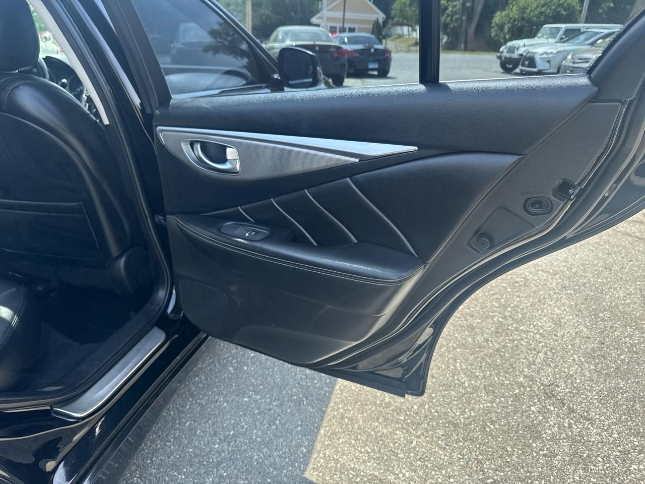 Infiniti Q50  2014