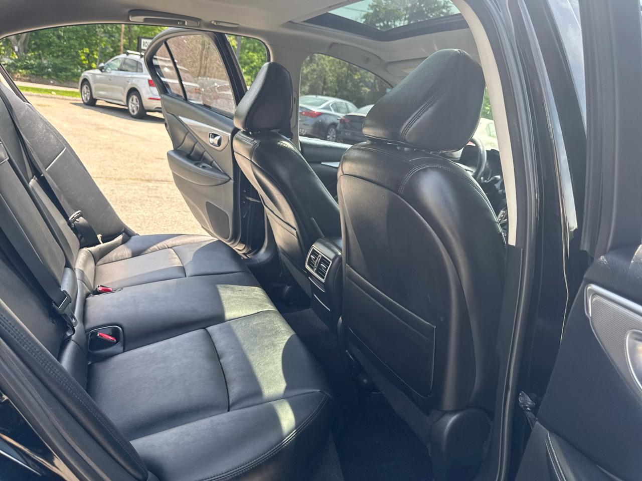Infiniti Q50  2014