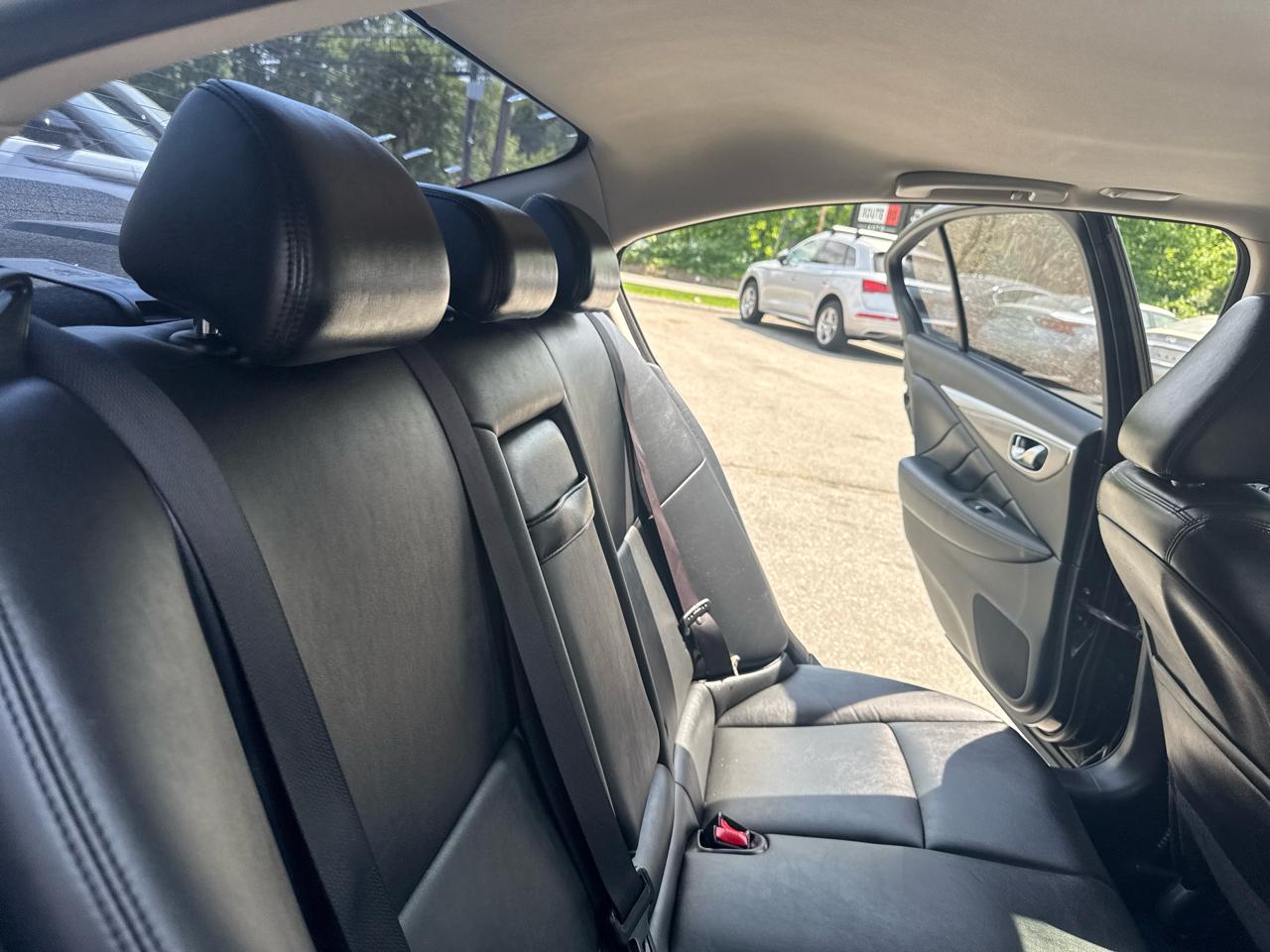Infiniti Q50  2014