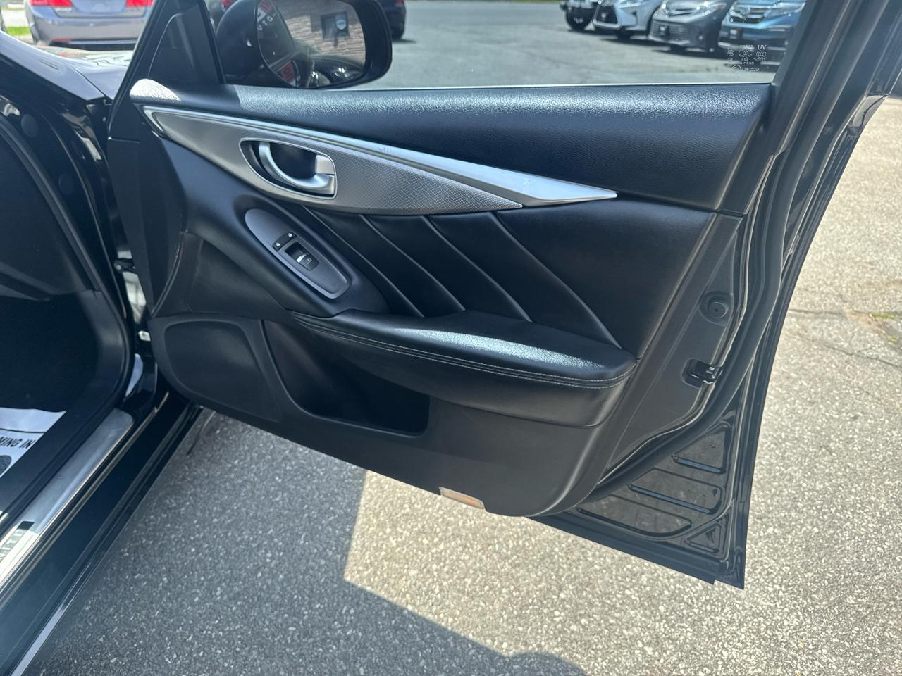 Infiniti Q50  2014