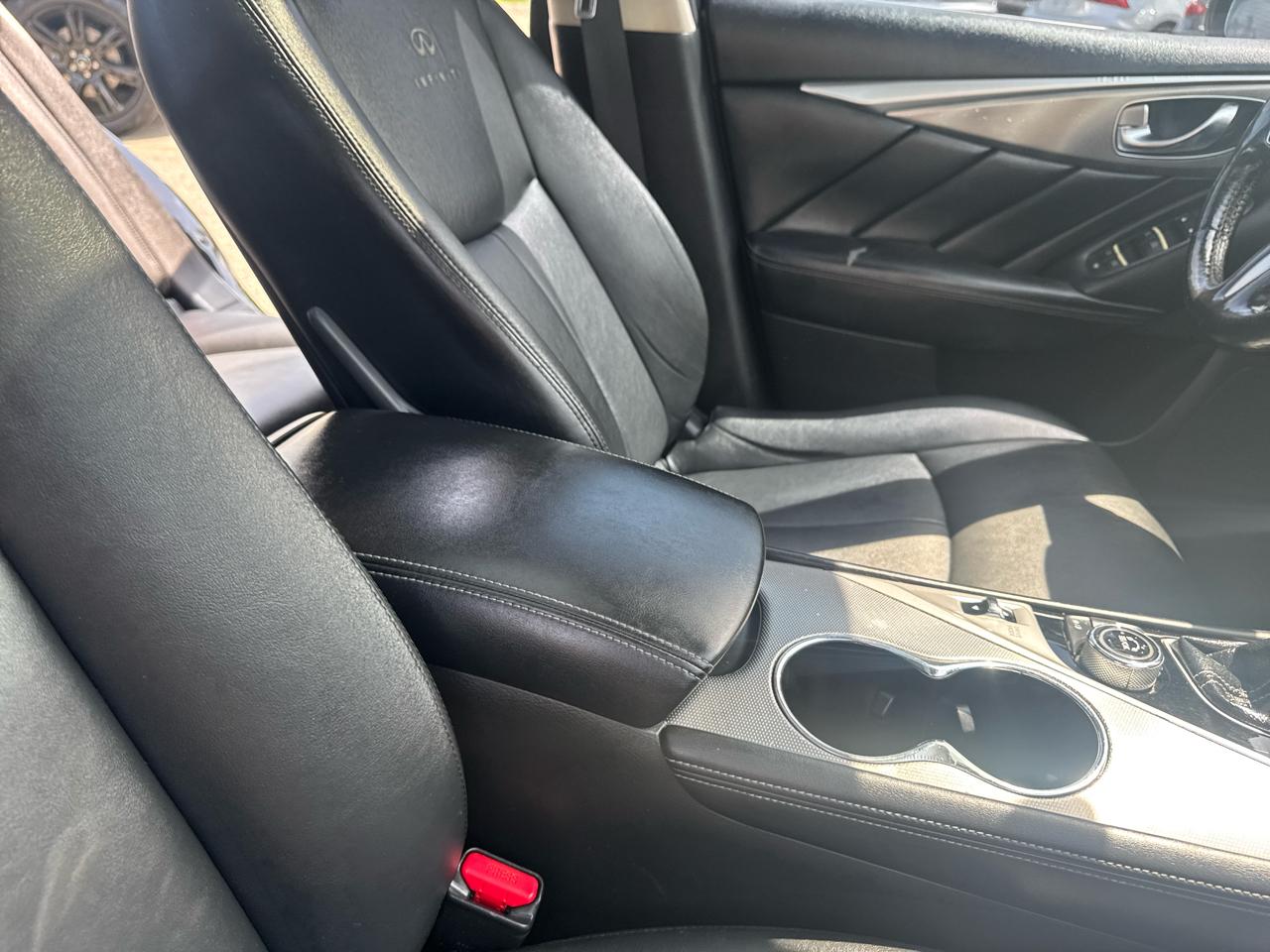 Infiniti Q50  2014