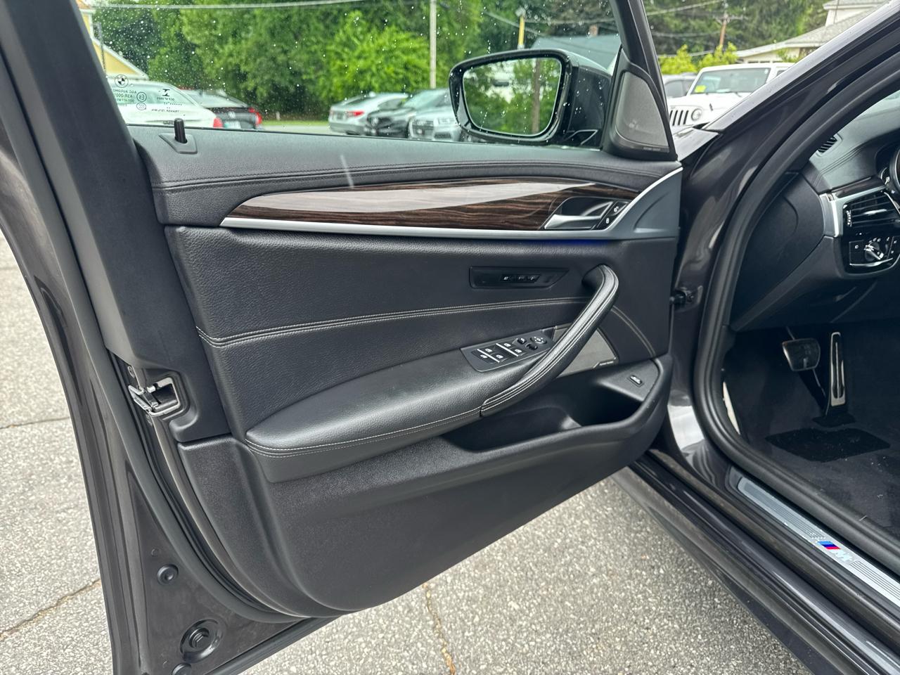 BMW 5 Series  2017