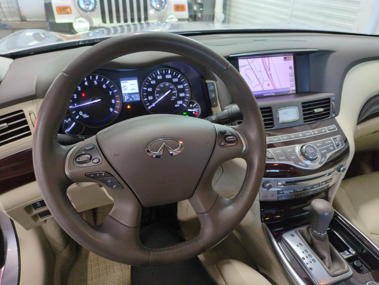 Infiniti M37  2013