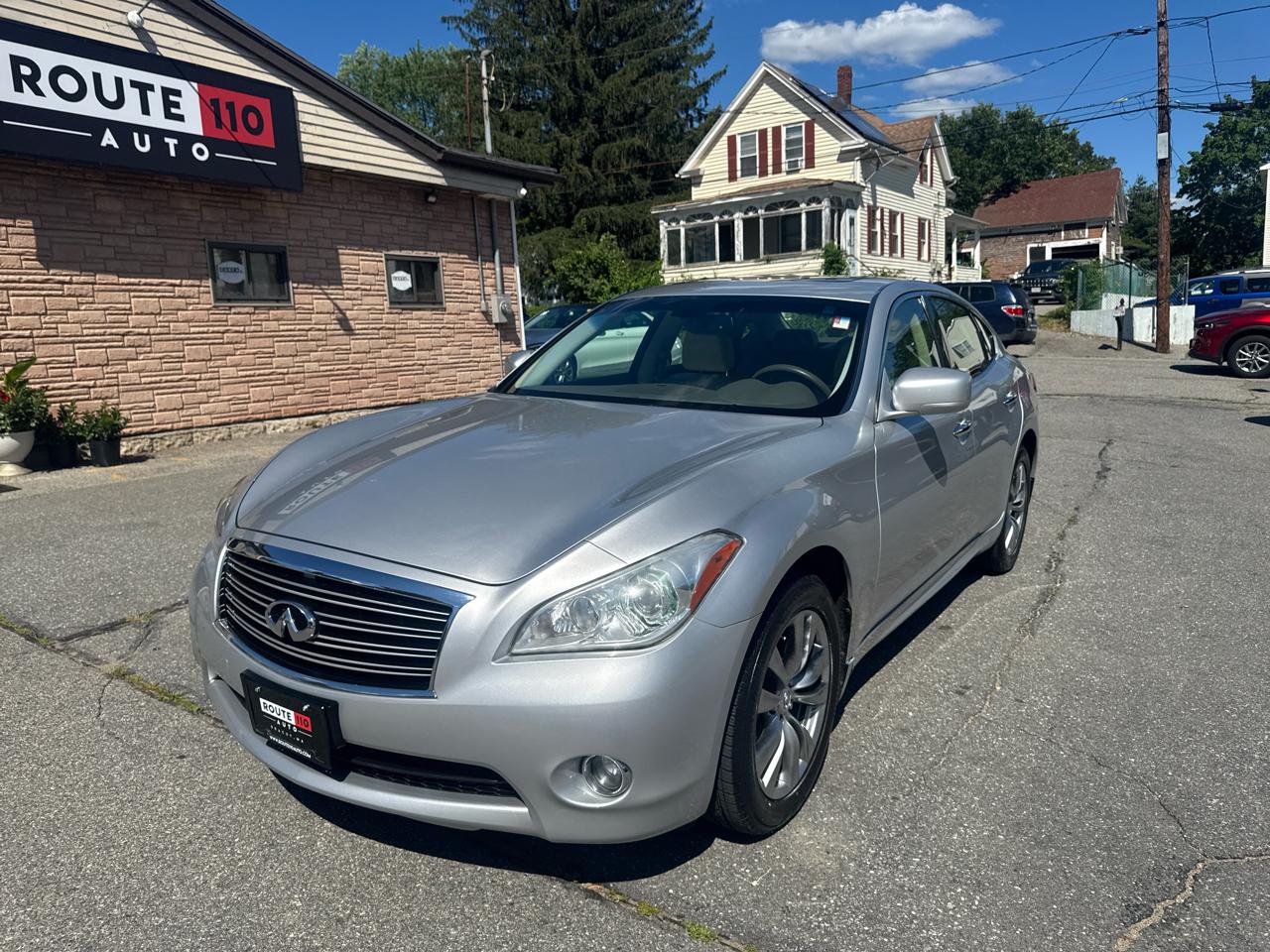 Infiniti M37  2013