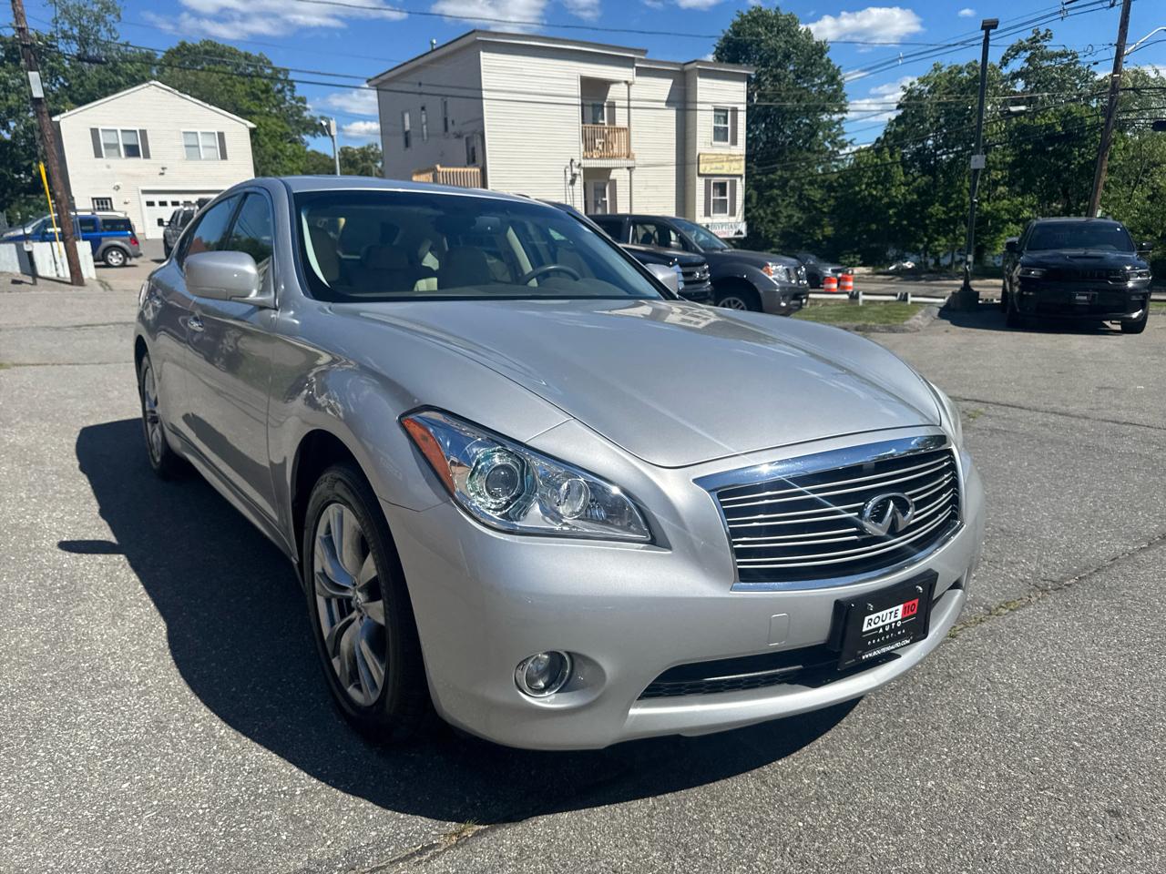 Infiniti M37  2013