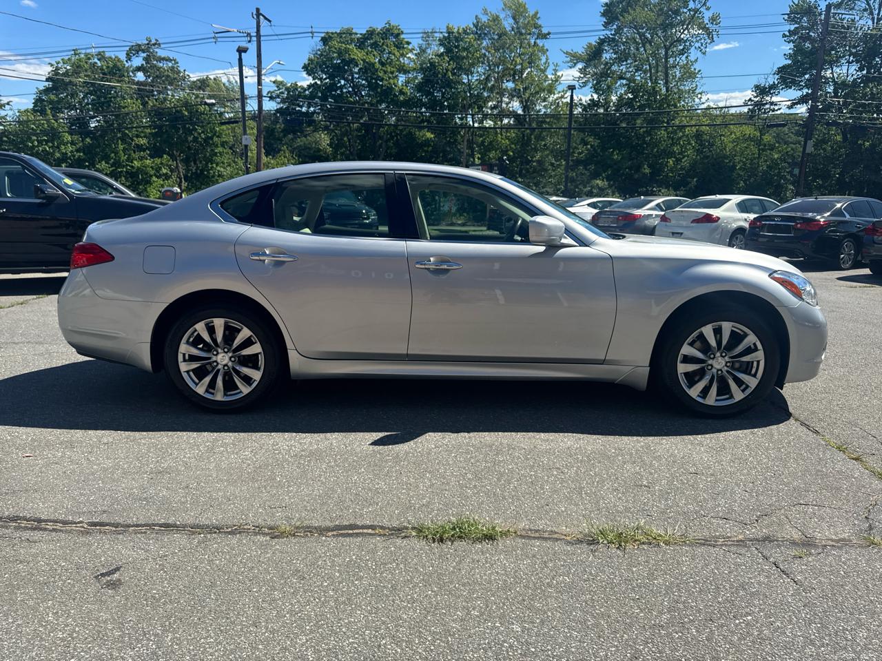 Infiniti M37  2013