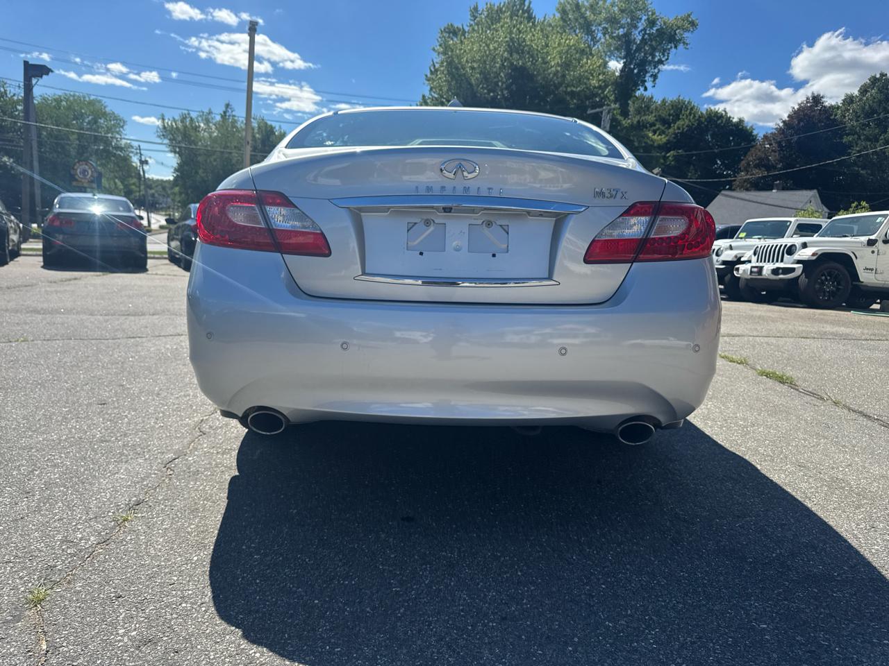 Infiniti M37  2013