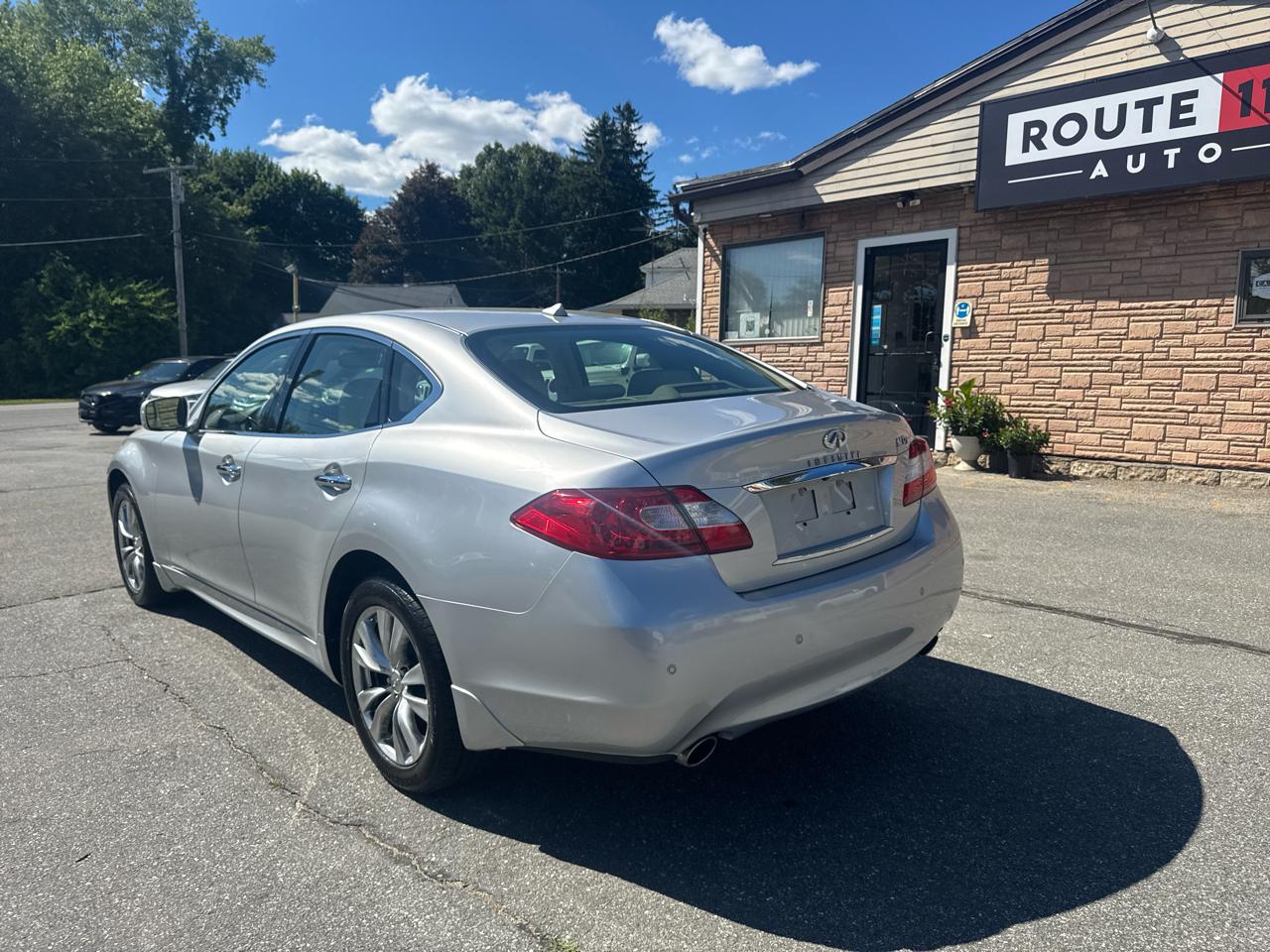 Infiniti M37  2013