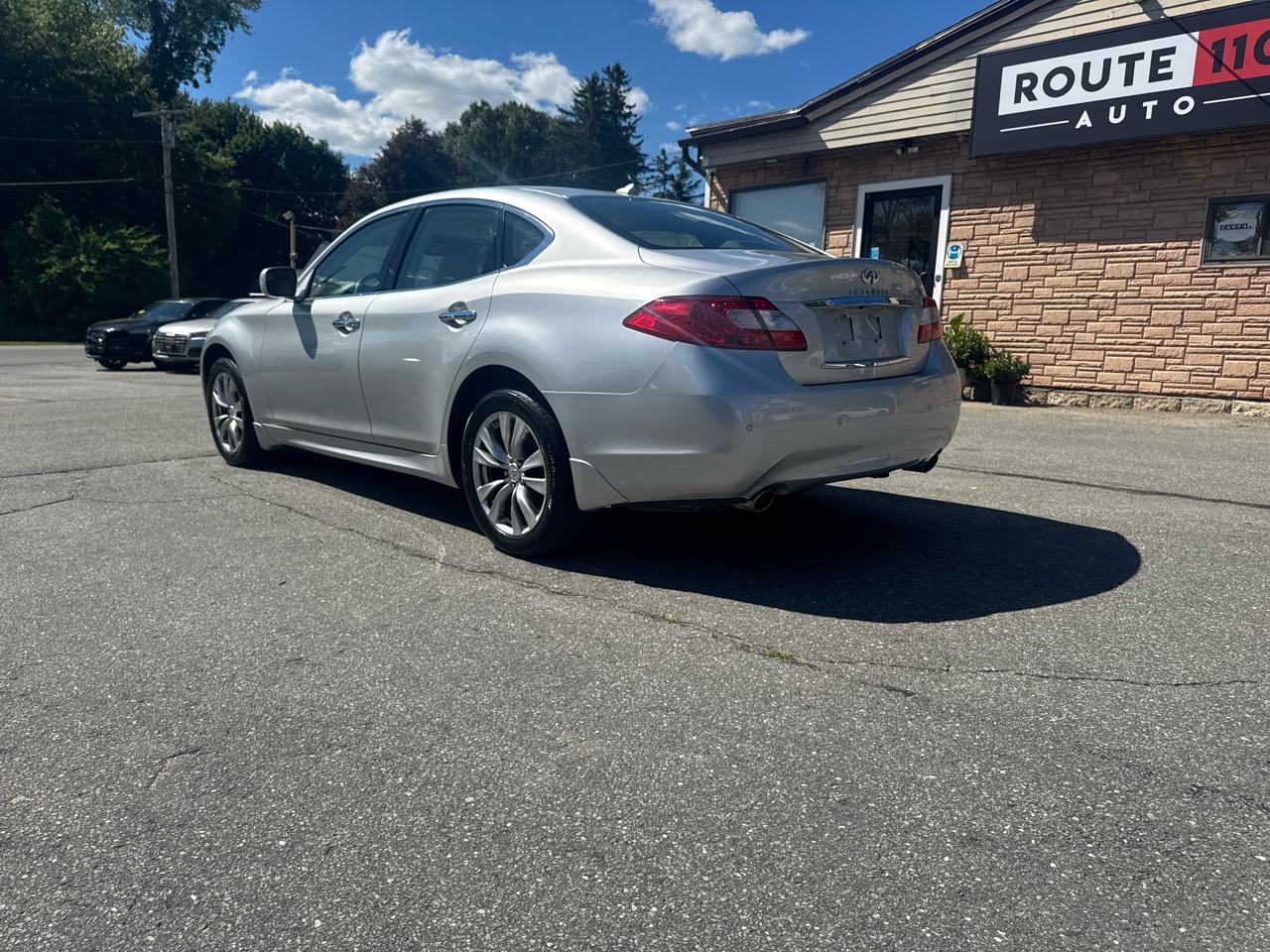 Infiniti M37  2013