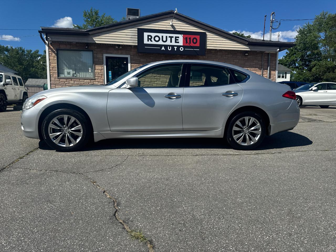 Infiniti M37  2013