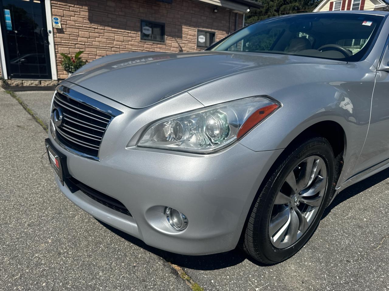 Infiniti M37  2013