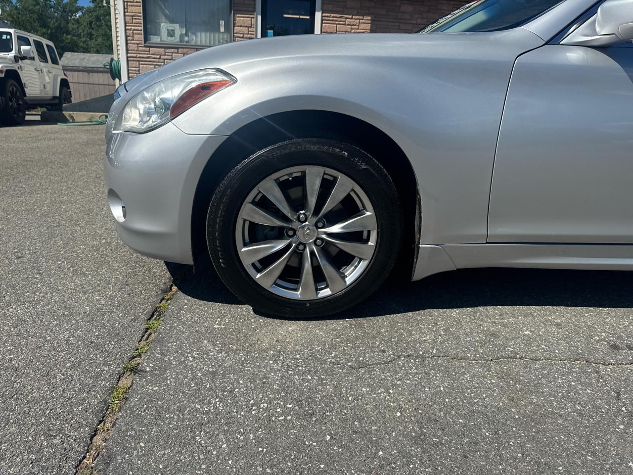 Infiniti M37  2013