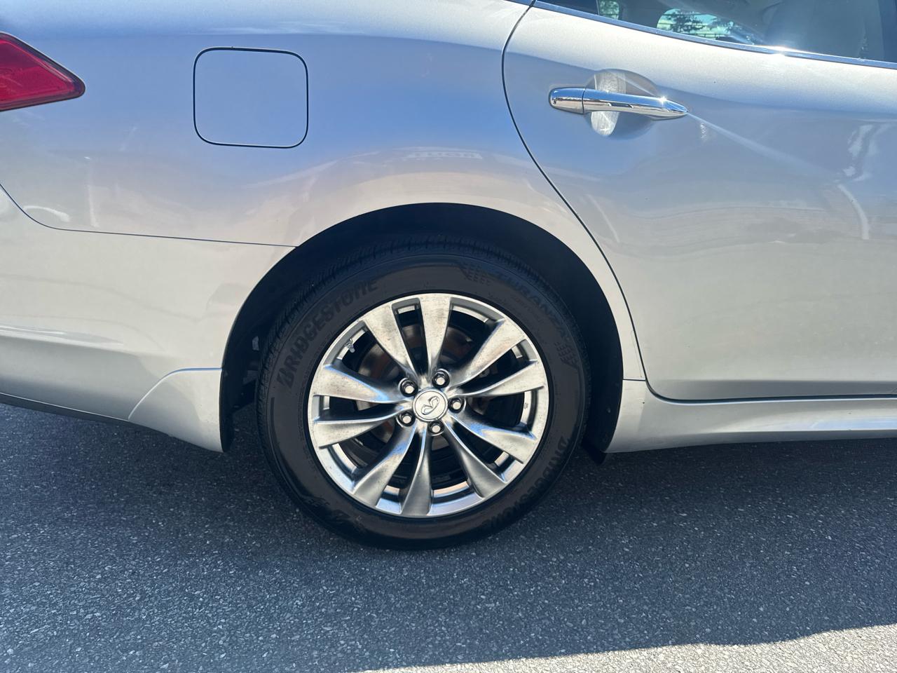 Infiniti M37  2013