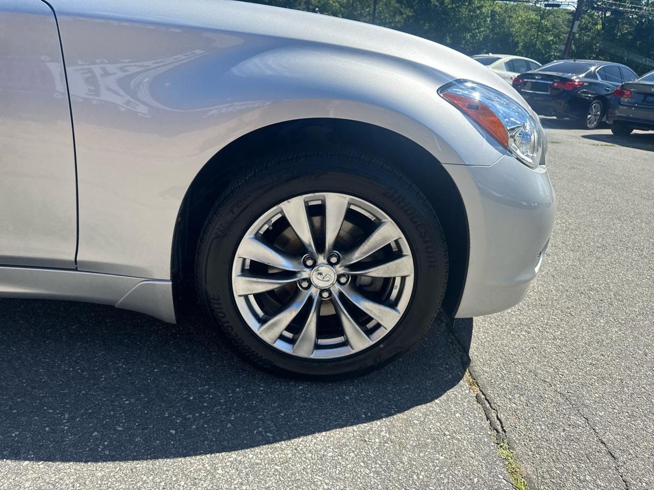 Infiniti M37  2013