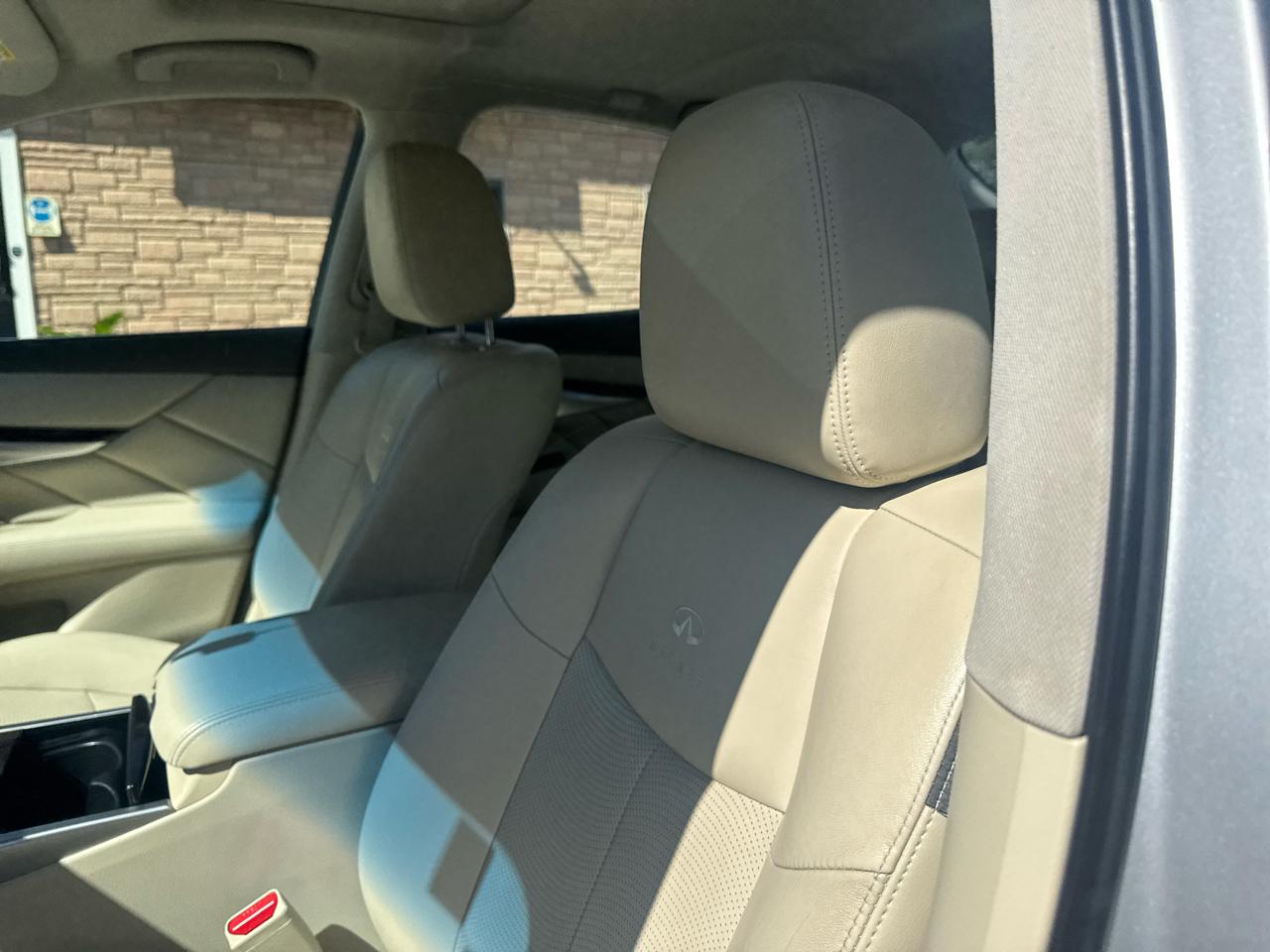 Infiniti M37  2013