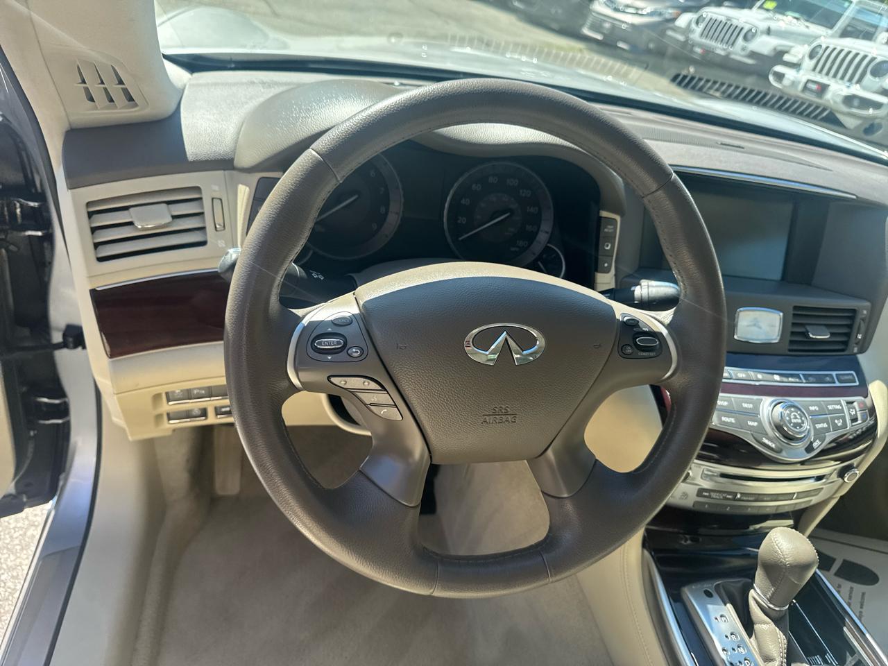Infiniti M37  2013