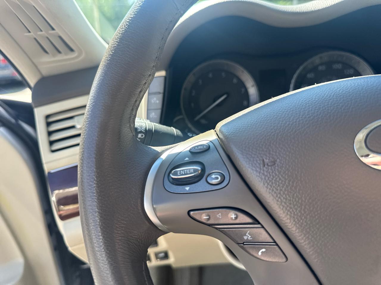 Infiniti M37  2013