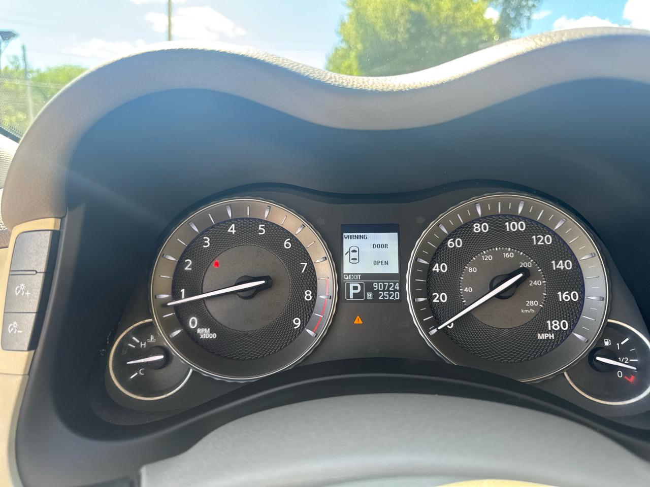 Infiniti M37  2013