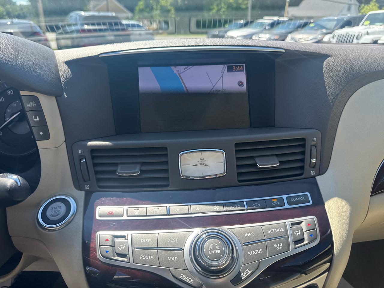 Infiniti M37  2013