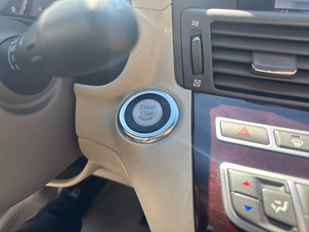 Infiniti M37  2013