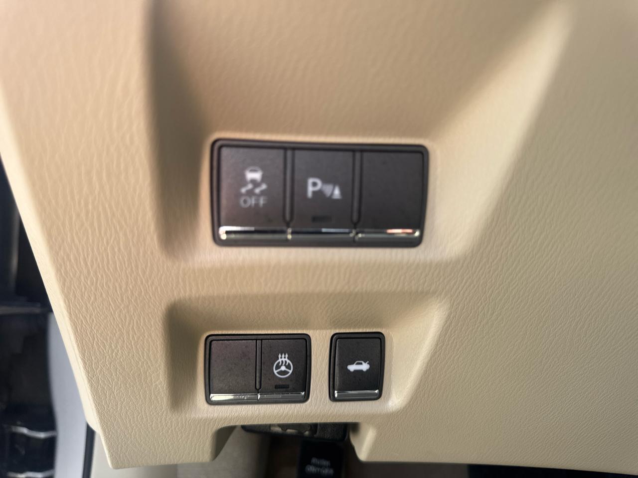 Infiniti M37  2013