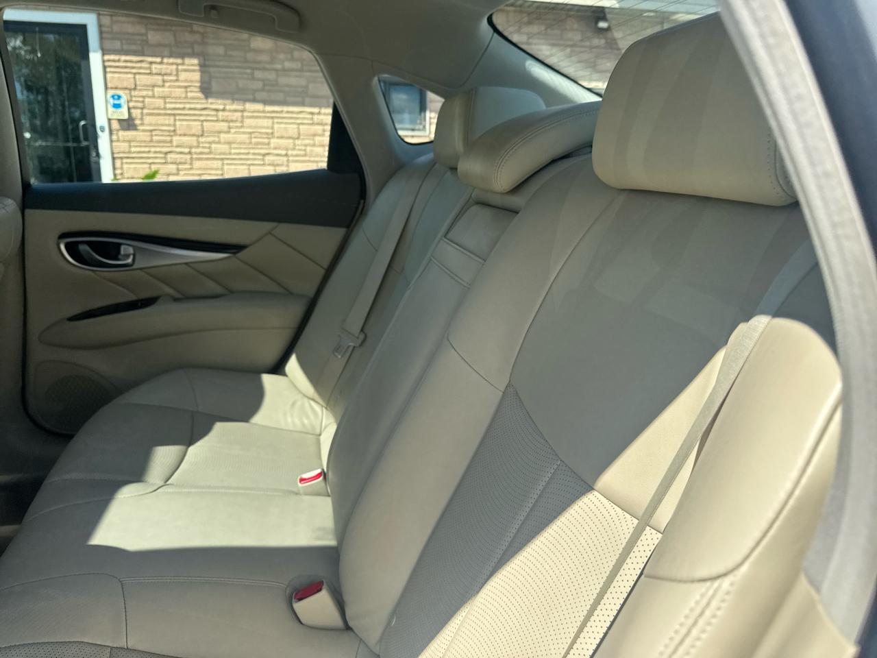 Infiniti M37  2013