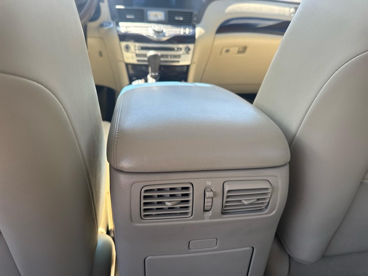 Infiniti M37  2013