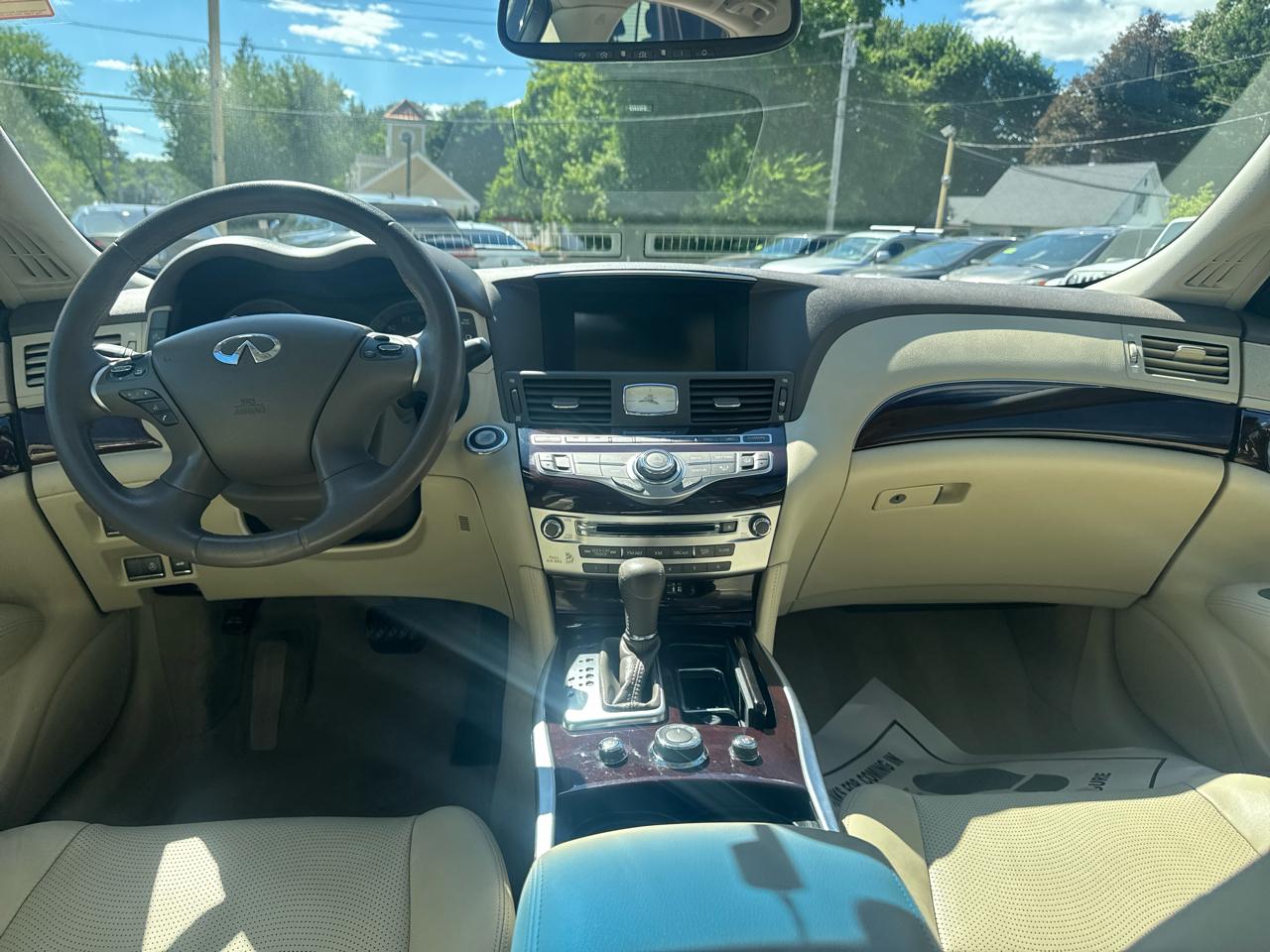 Infiniti M37  2013