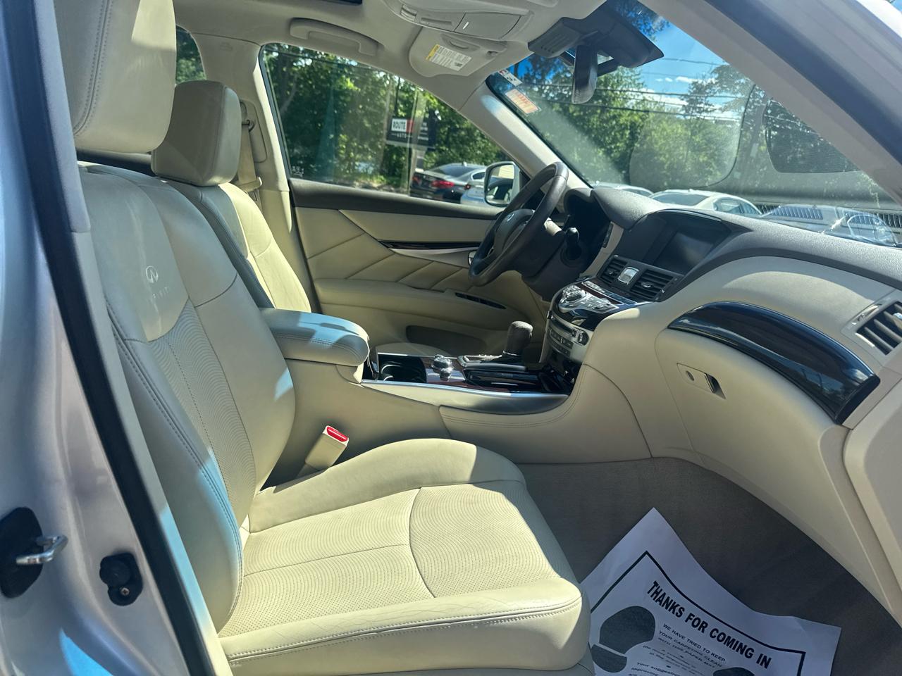 Infiniti M37  2013
